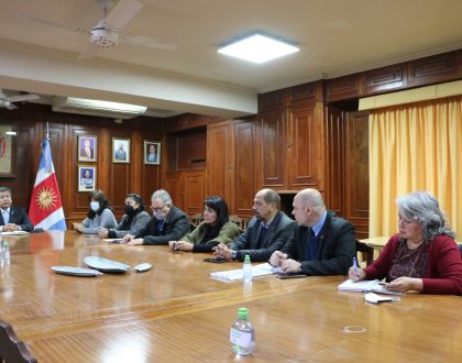 Representantes de Casa Patria Grande visitaron la UNSE y se reunieron con el rector y su gabinete