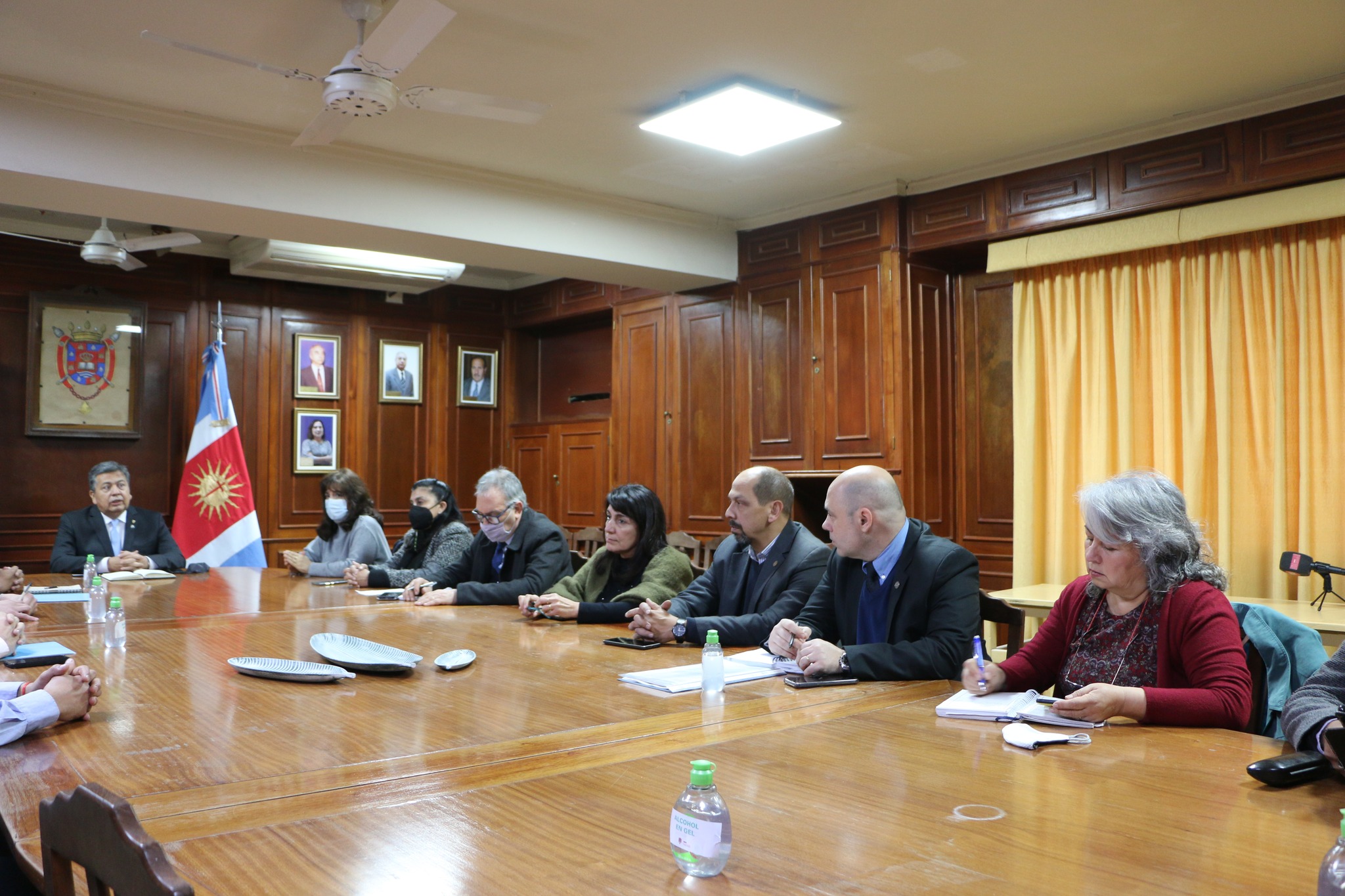 Representantes de Casa Patria Grande visitaron la UNSE y se reunieron con el rector y su gabinete
